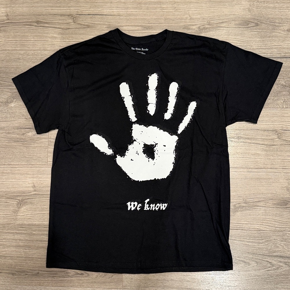 The Elder Scroll The Dark Brotherhood We Know Tee Men’s Size Extra Large